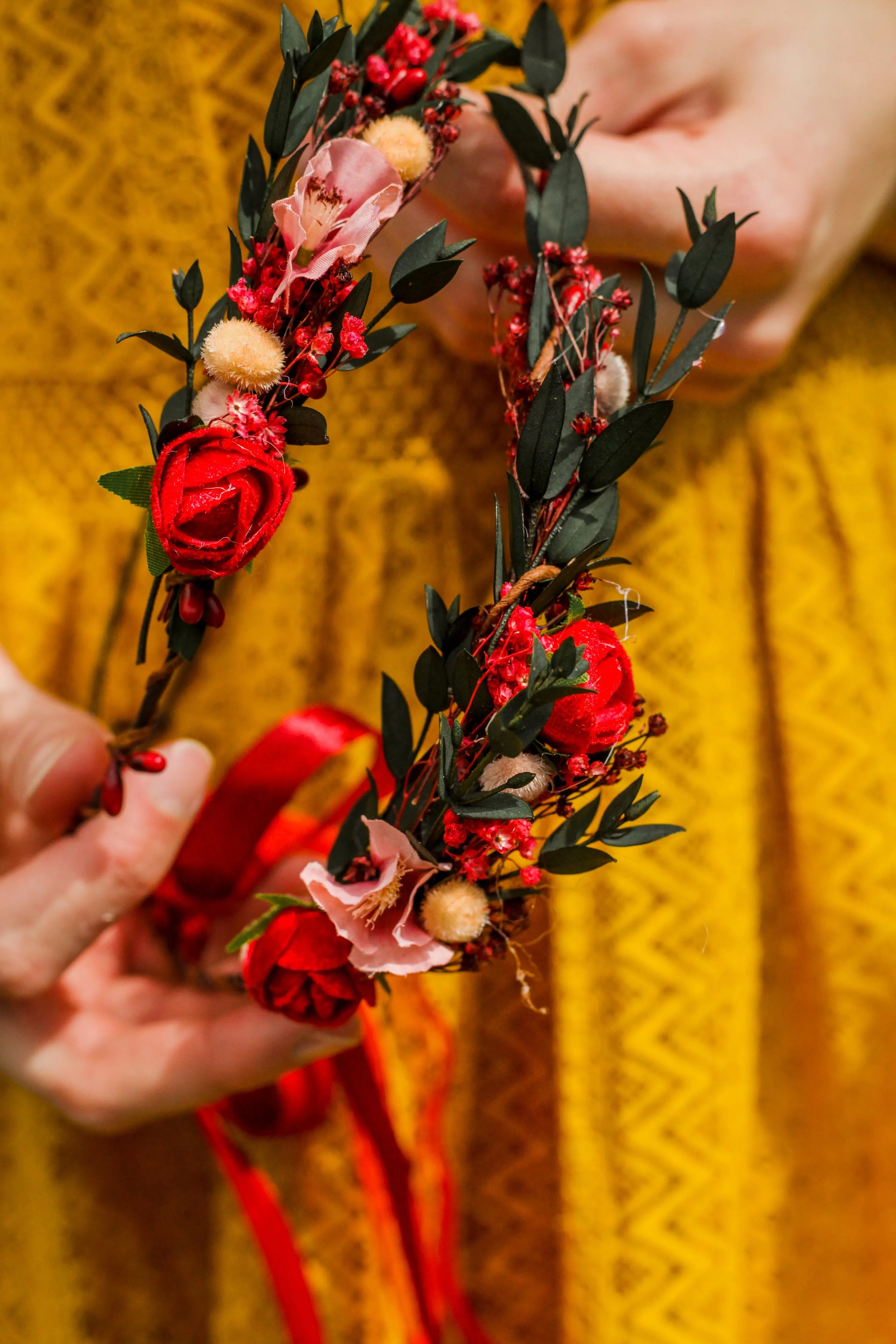Red and green mummy and me flower crowns Set of matching crowns Family photoshoot Mother and daughter crowns Kids flower wreath Magaela